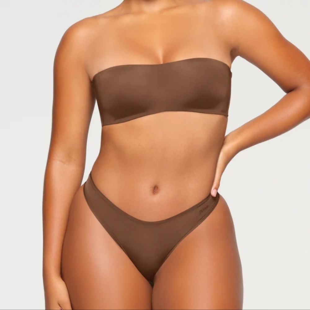 Skims Body Wireless Strapless Bra - Size 34D